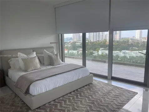 18975 Collins Avenue Sunny Isles Beach FL 33160