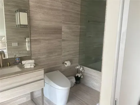 18975 Collins Avenue Sunny Isles Beach FL 33160