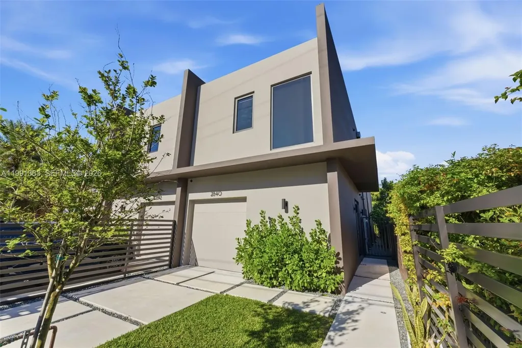 2840 SW 32nd Court Miami FL 33133