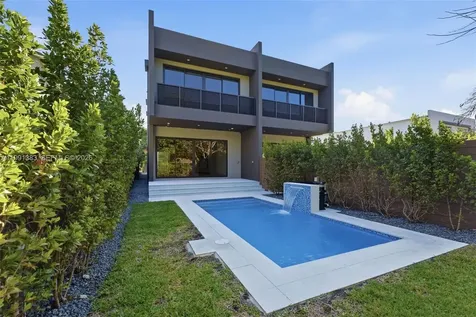 2840 SW 32nd Court Miami FL 33133