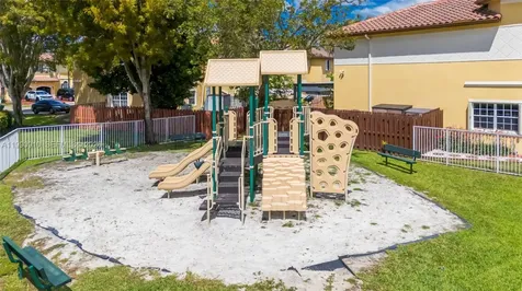 4977 SW 135th Way Miramar FL 33027