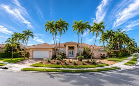 392 Coconut Circle Weston FL 33326