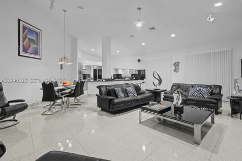 392 Coconut Circle Weston FL 33326