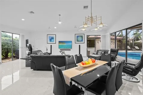 392 Coconut Circle Weston FL 33326