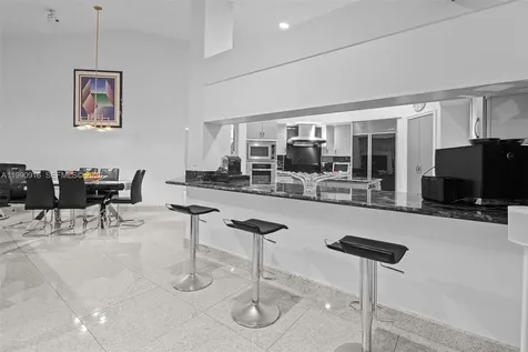 392 Coconut Circle Weston FL 33326