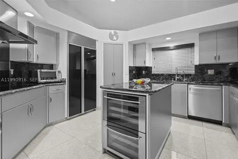 392 Coconut Circle Weston FL 33326
