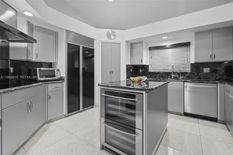 392 Coconut Circle Weston FL 33326