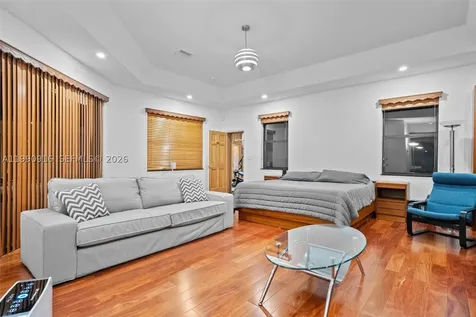 392 Coconut Circle Weston FL 33326