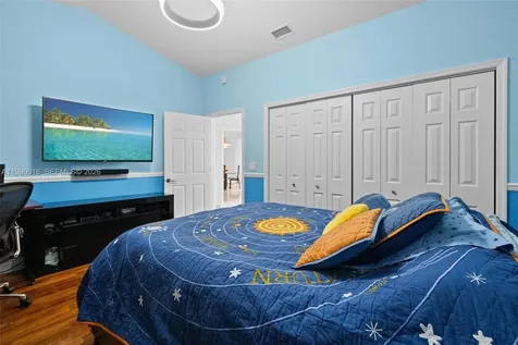 392 Coconut Circle Weston FL 33326