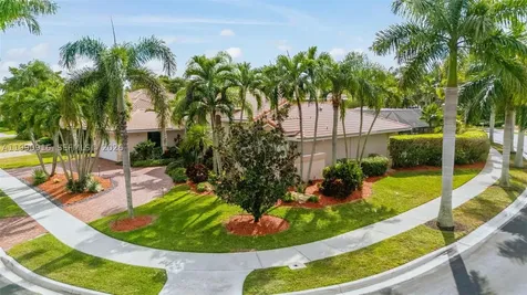 392 Coconut Circle Weston FL 33326