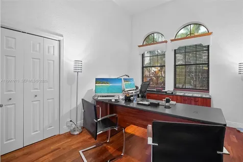 392 Coconut Circle Weston FL 33326