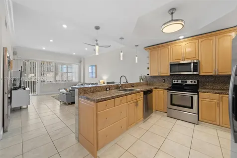 3725 S Ocean Drive Hollywood FL 33019