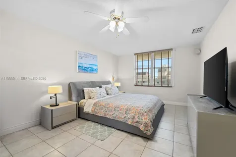 3725 S Ocean Drive Hollywood FL 33019