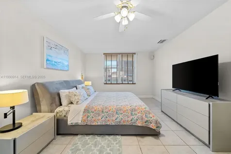 3725 S Ocean Drive Hollywood FL 33019