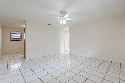1028 W 30th Street Hialeah FL 33012