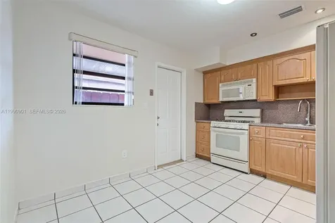 1028 W 30th Street Hialeah FL 33012