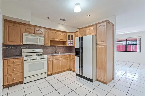 1028 W 30th Street Hialeah FL 33012