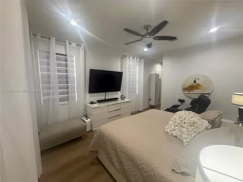 6923 Julia Gardens Drive Coconut Creek FL 33073