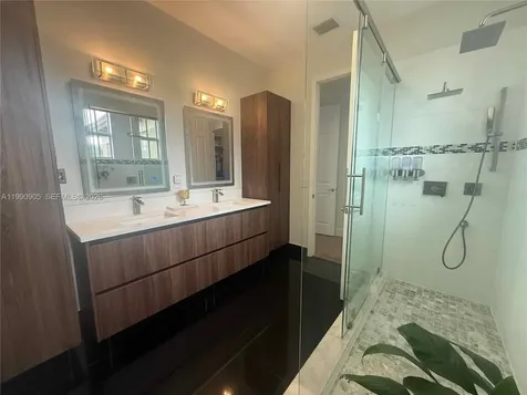 6923 Julia Gardens Drive Coconut Creek FL 33073