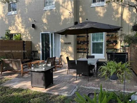 6923 Julia Gardens Drive Coconut Creek FL 33073