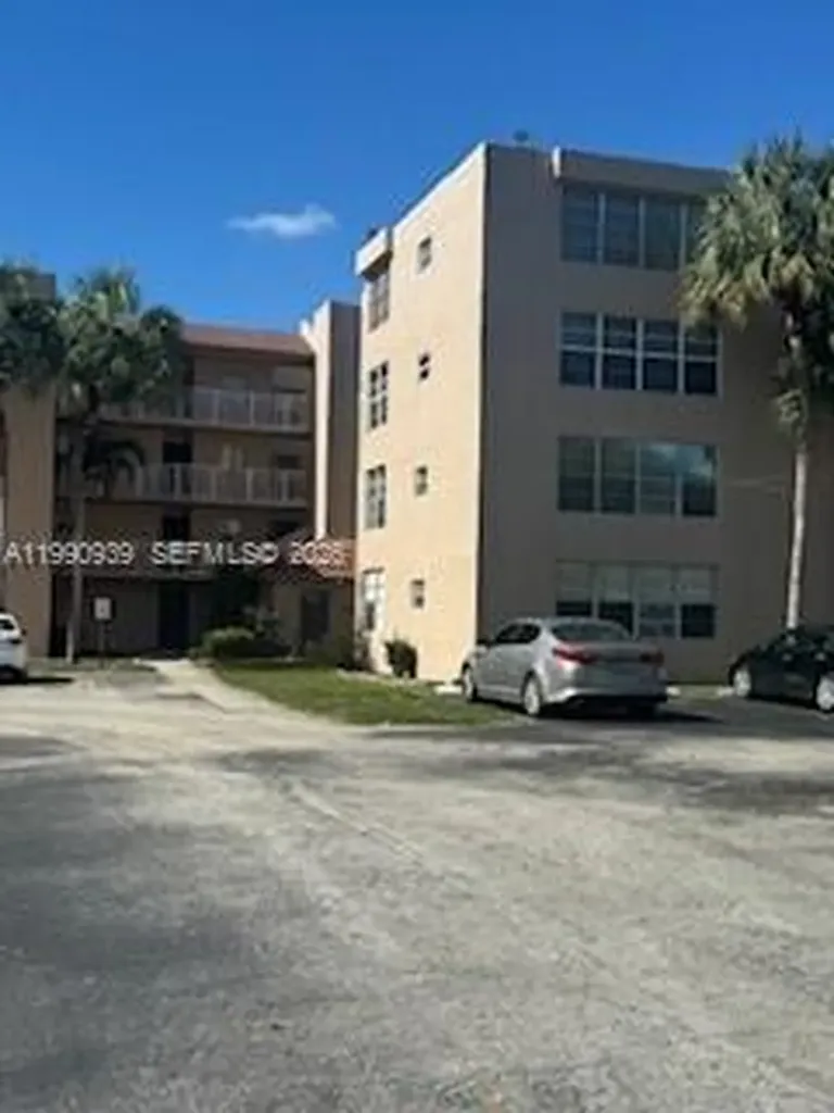 9450 Live Oak Place Davie FL 33324