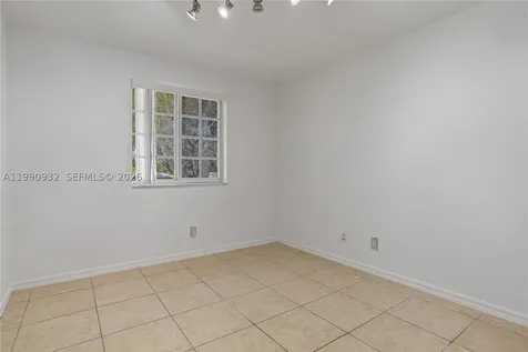 330 SW 2nd Avenue Hallandale Beach FL 33009