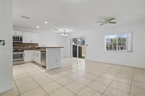 330 SW 2nd Avenue Hallandale Beach FL 33009