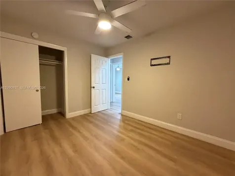 7571 Eaton Street Hollywood FL 33024