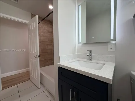 7571 Eaton Street Hollywood FL 33024