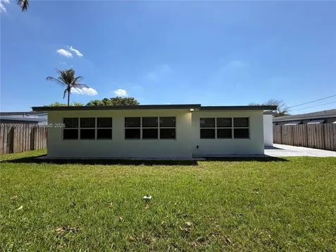 7571 Eaton Street Hollywood FL 33024