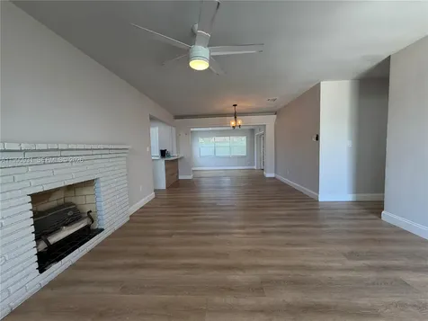 7571 Eaton Street Hollywood FL 33024