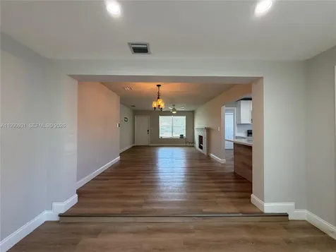 7571 Eaton Street Hollywood FL 33024