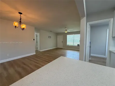 7571 Eaton Street Hollywood FL 33024