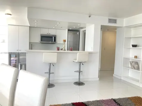 2555 Collins Avenue Miami Beach FL 33140