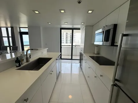 2555 Collins Avenue Miami Beach FL 33140