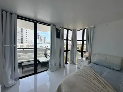 2555 Collins Avenue Miami Beach FL 33140