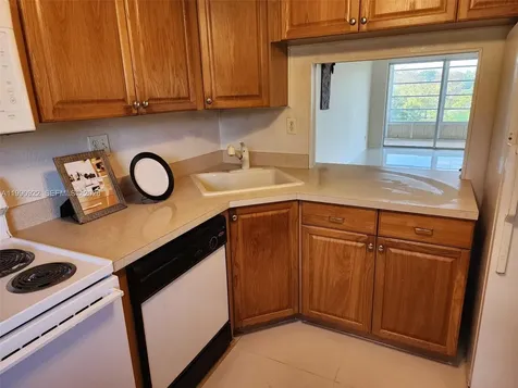 8370 Sands Point Boulevard Tamarac FL 33321