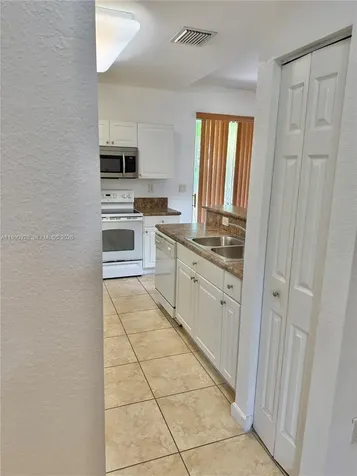 9269 SW 227th Street Cutler Bay FL 33190