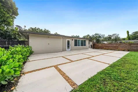 217 E Acre Drive Plantation FL 33317