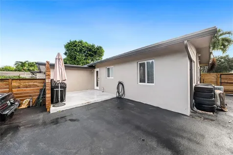 217 E Acre Drive Plantation FL 33317