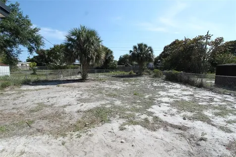 530 NW 10th Avenue Boynton Beach FL 33435