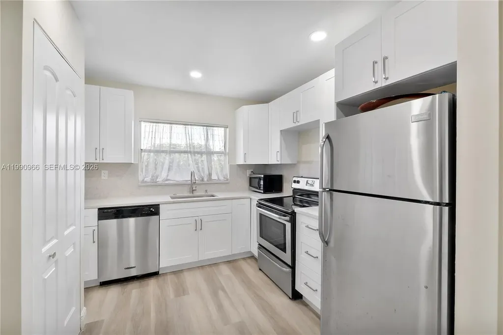 9201 Sunrise Lakes Boulevard Sunrise FL 33322