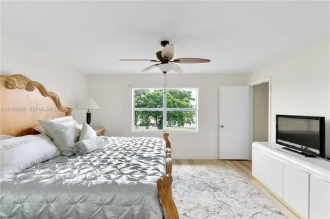 9201 Sunrise Lakes Boulevard Sunrise FL 33322