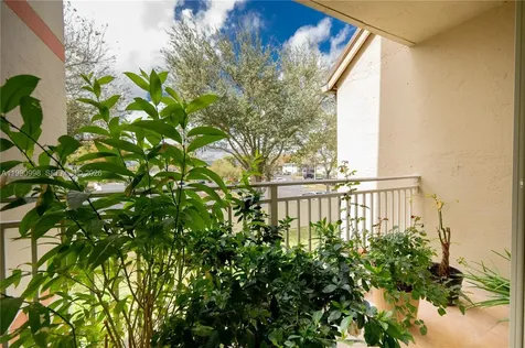 18890 NW 57 Avenue Hialeah FL 33015