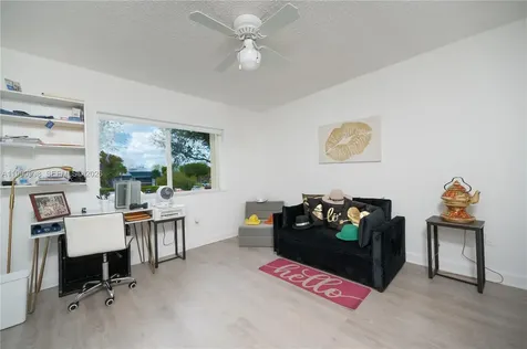 18890 NW 57 Avenue Hialeah FL 33015