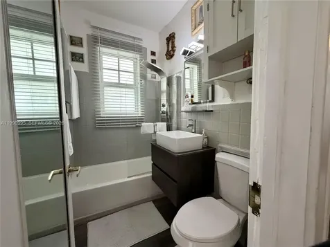 536 14th Street Miami Beach FL 33139