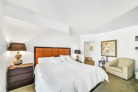 21050 Point Place Aventura FL 33180