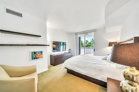 21050 Point Place Aventura FL 33180
