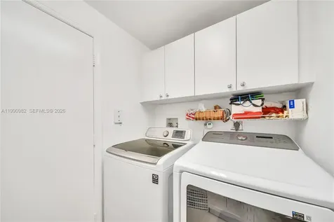21050 Point Place Aventura FL 33180