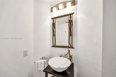 21050 Point Place Aventura FL 33180